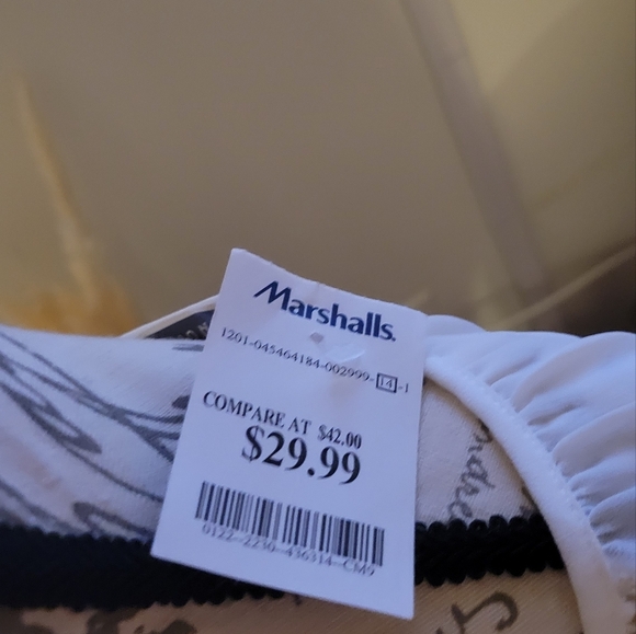 Ladies white blouse - Picture 4 of 4